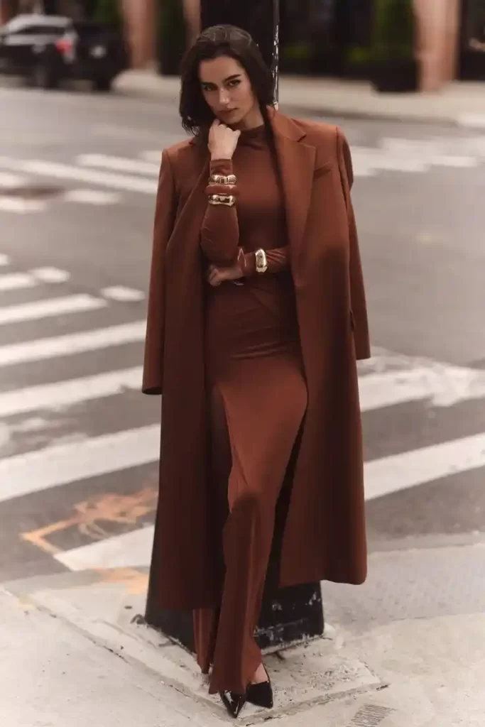 استایل پاییزی با دامن ساتن قهوه ای