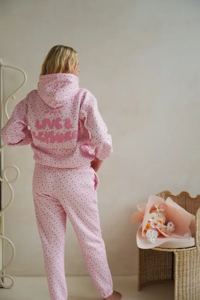 دورس دخترونه فانتزی صورتی