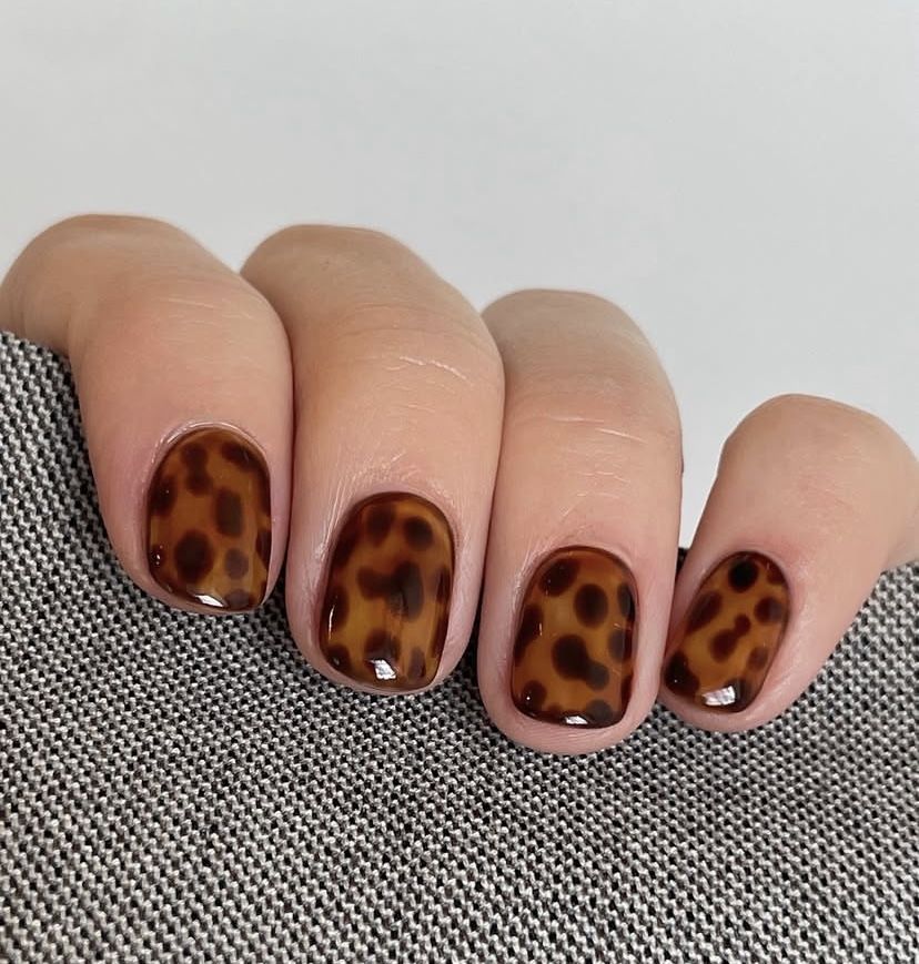 دیزاین ناخن لاکپشتی