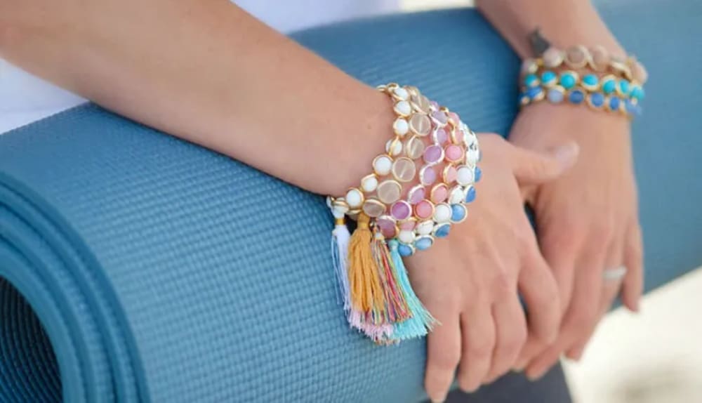 دستبند مهرهدار زنانه