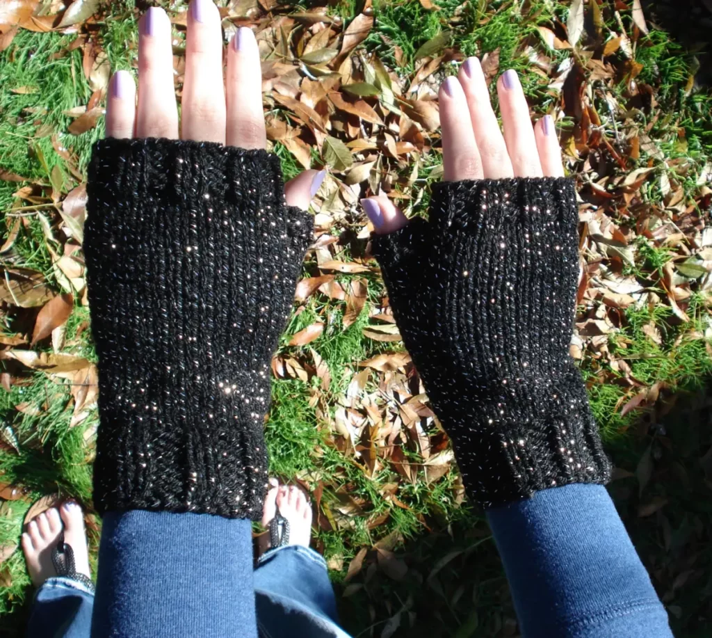 دستکش بافت پولکی سیاه