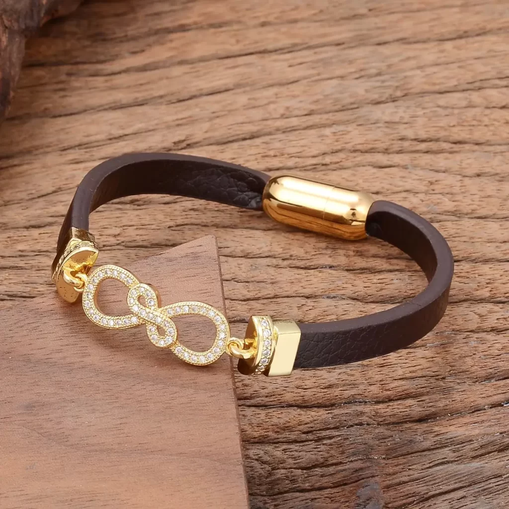 دستبند چرمی قهوه ای با پلاک طلا