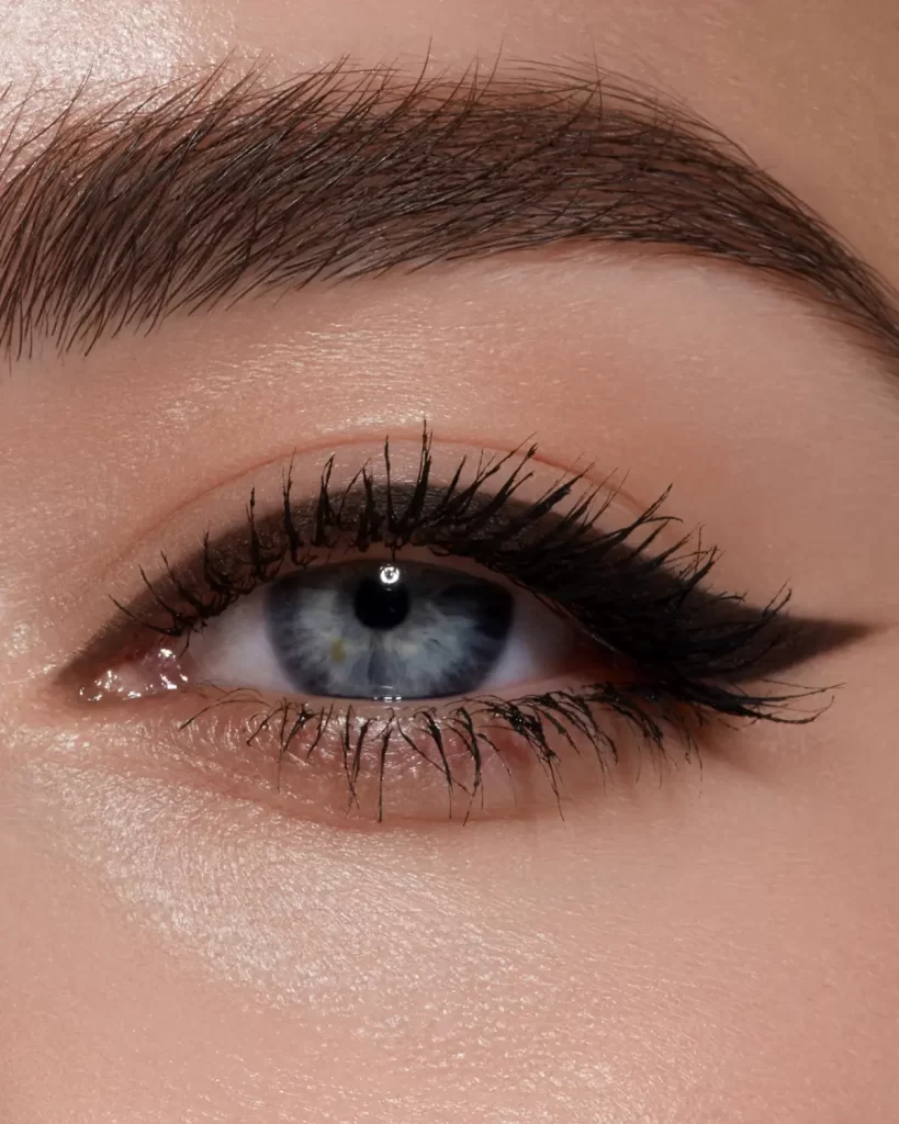 خط چشم دودی سیاه