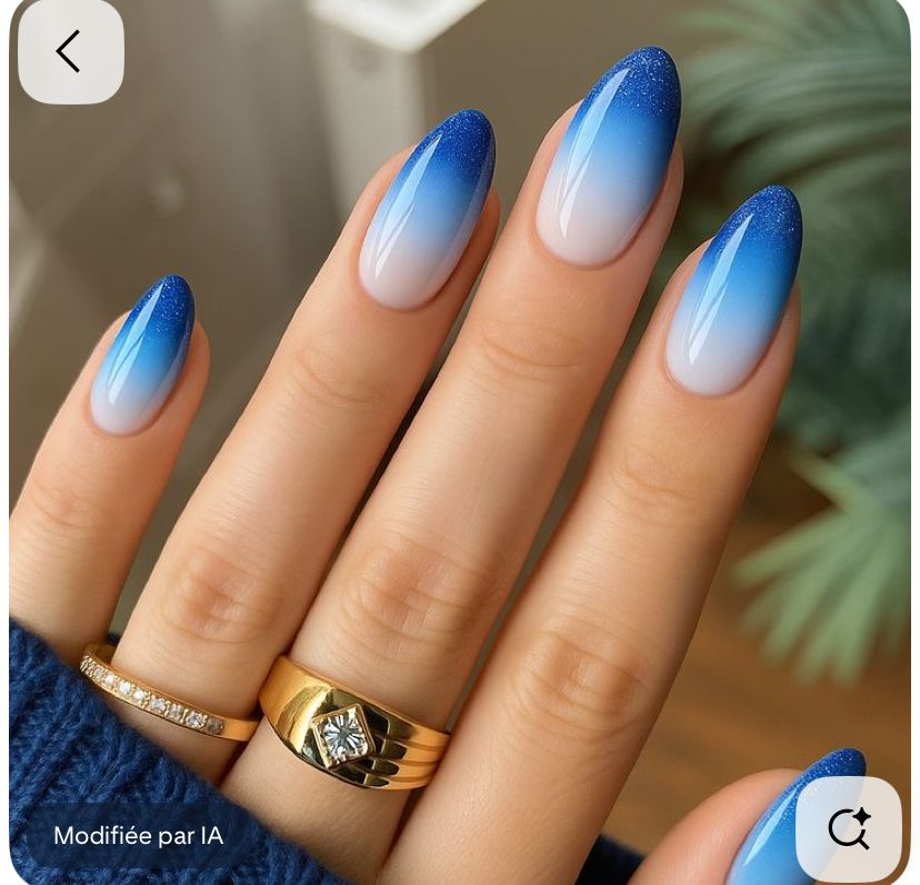 دیزاین ناخن آبی و سفید