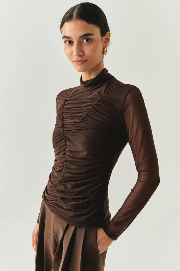 بلوز یقه اسکی قهوه ای