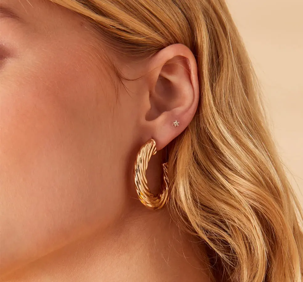 گوشواره هوپ طلایی کلفت شیاردار