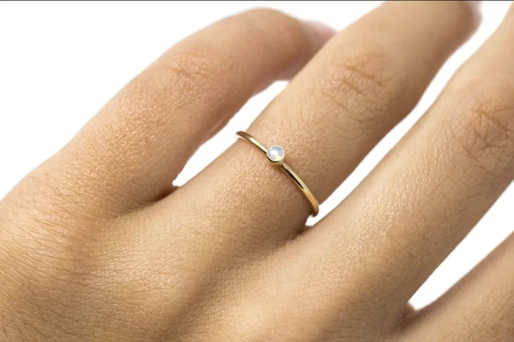 حلقه طلا با نگین ریز