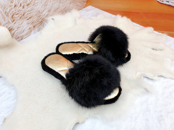 دمپایی خزدار خانگی سیاه