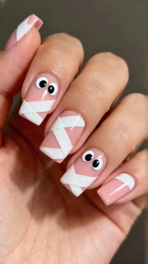 طرح بامزه روی ناخن