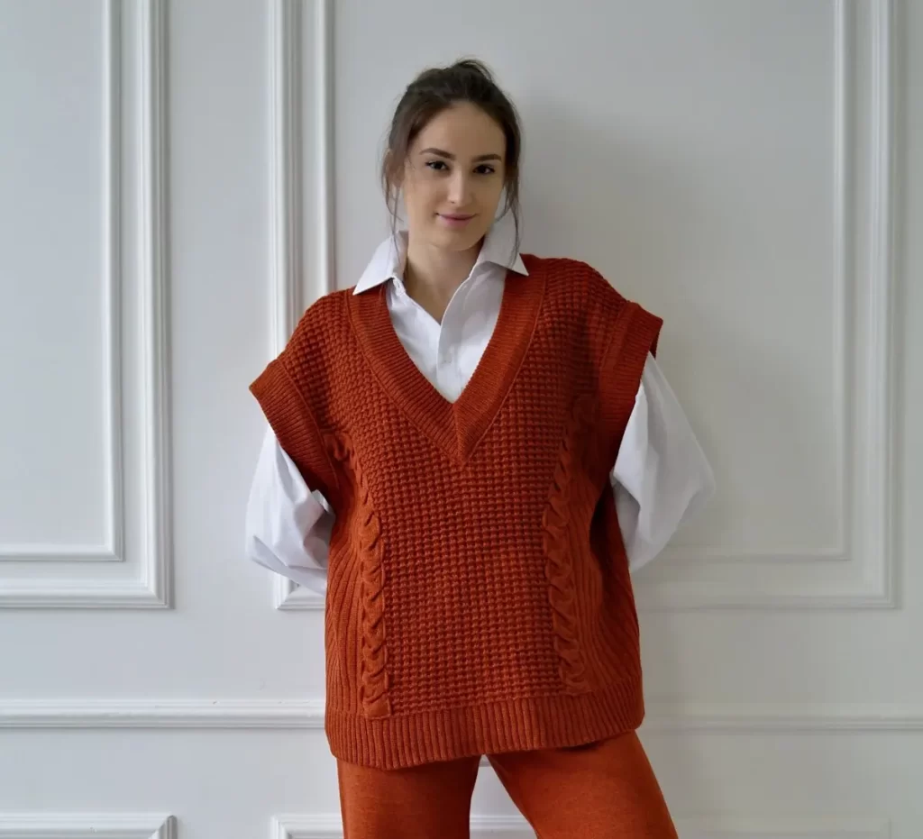 ست جلیقه بافتنی زنانه با شلوار هر دو قرمز