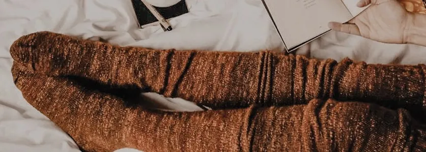 جوراب پشمی دخترانه بلند قهوه ای