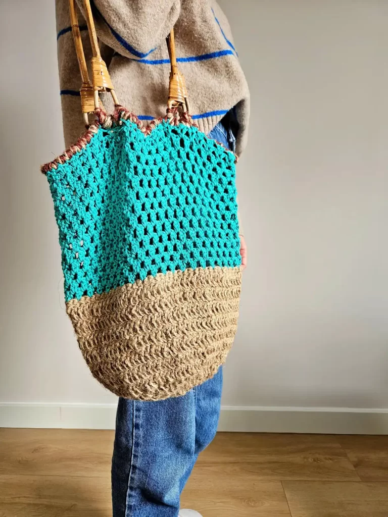 کیف زنانه پشمی ابی و کرم