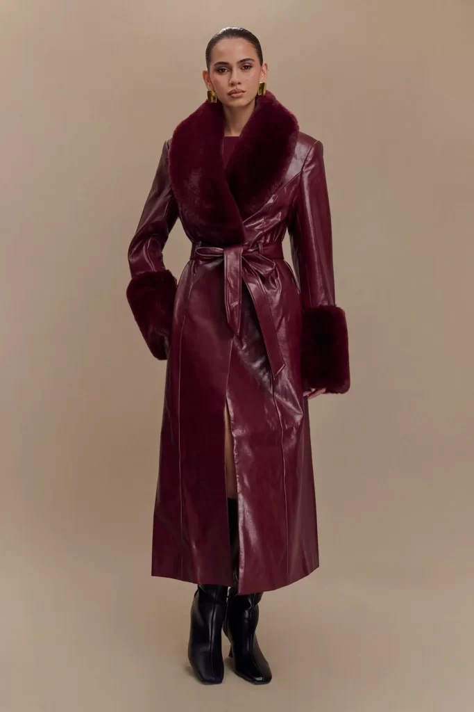 استایل پاییزی با کت چری بلند