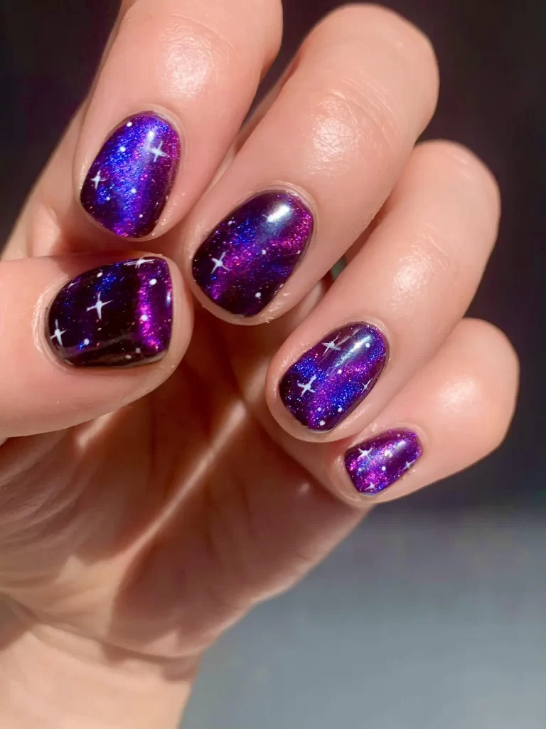 دیزاین ناخن کهکشانی بنفش