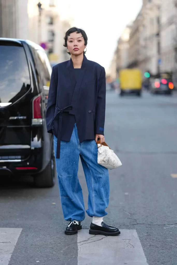 شلوار جین گشاد با پاالتو سیاه