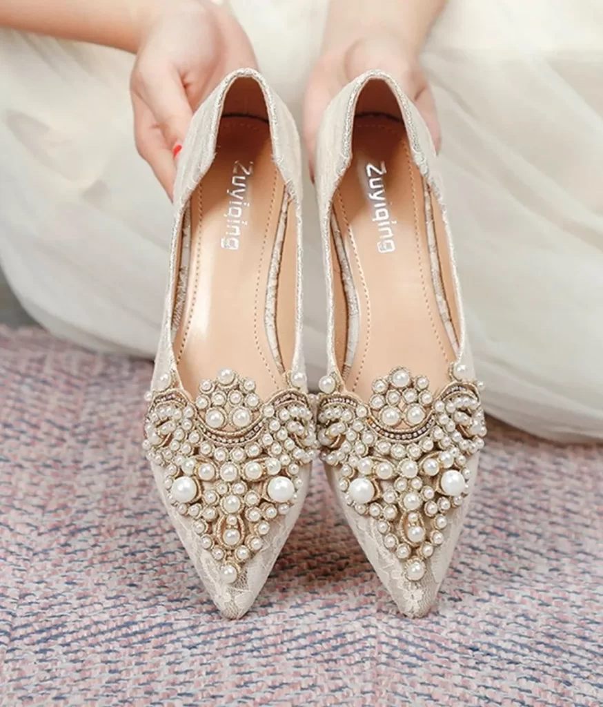 کفش مروارید دوزی نقره ای