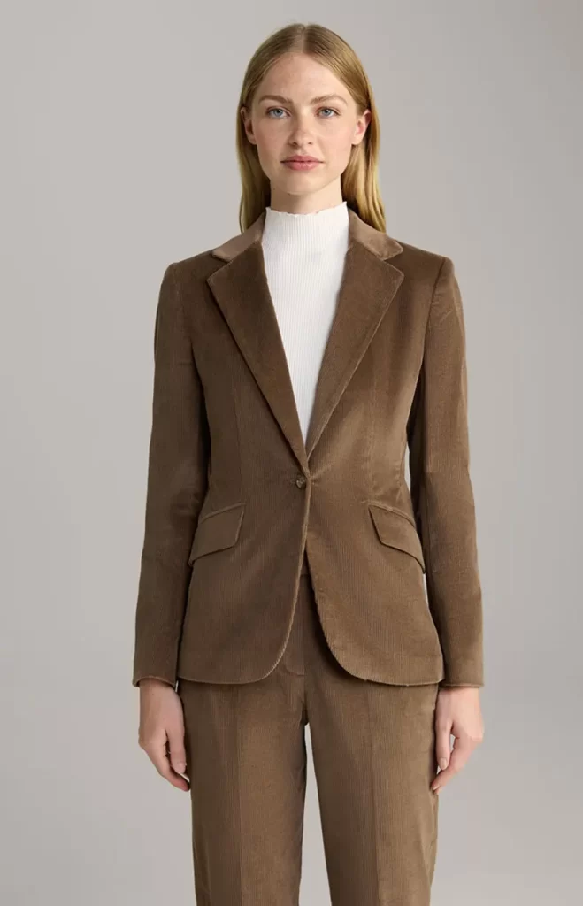 ست کت و شلوار مخمل کبریتی زنانه قهوه ای