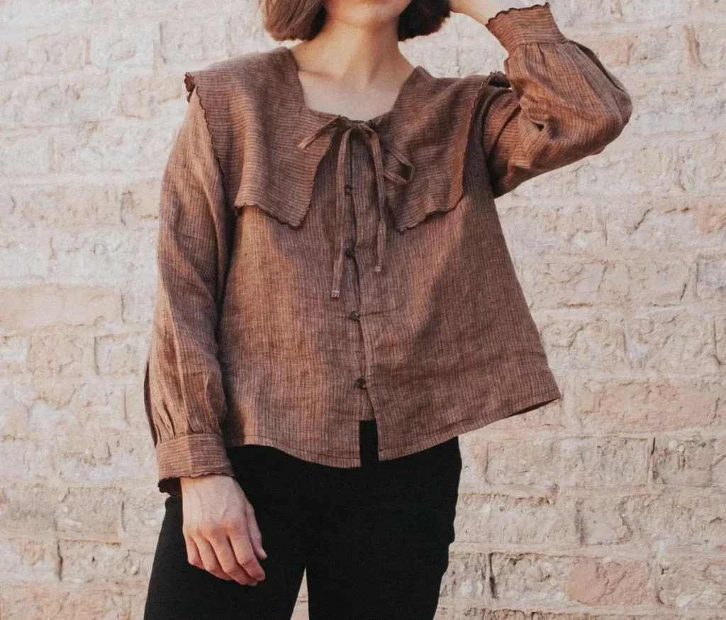 شومیز یقه ملوانی قهوه ای