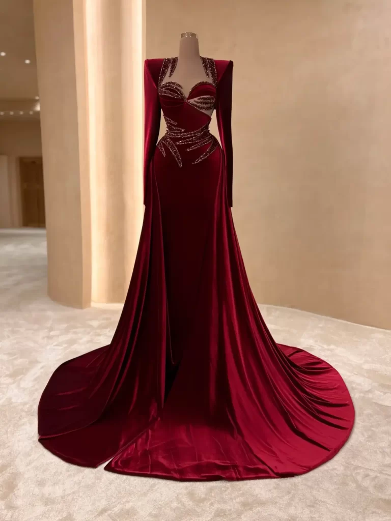 لباس مجلسی مخمل زرشکی بلند با طرح های مروارید