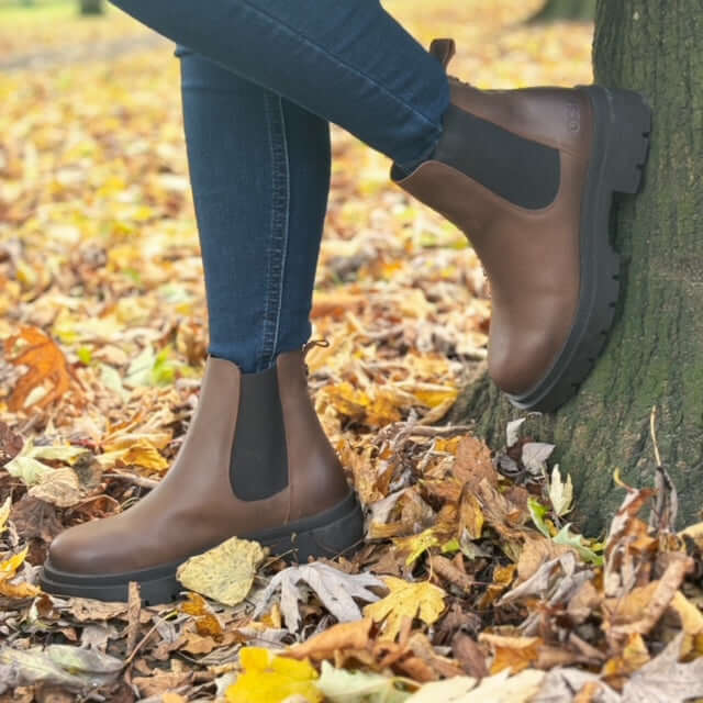 نیم بوت پاییزی قهوه ای تیره