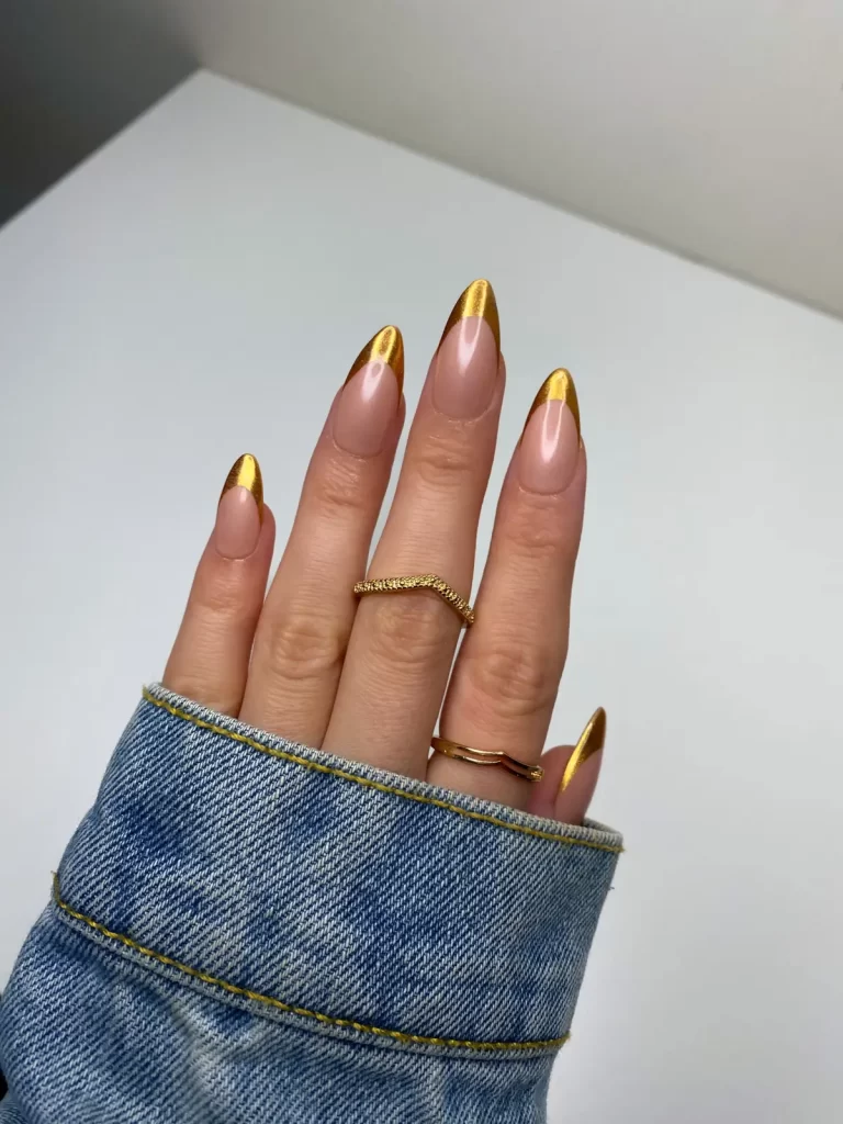 فرنچ ناخن طلایی مات