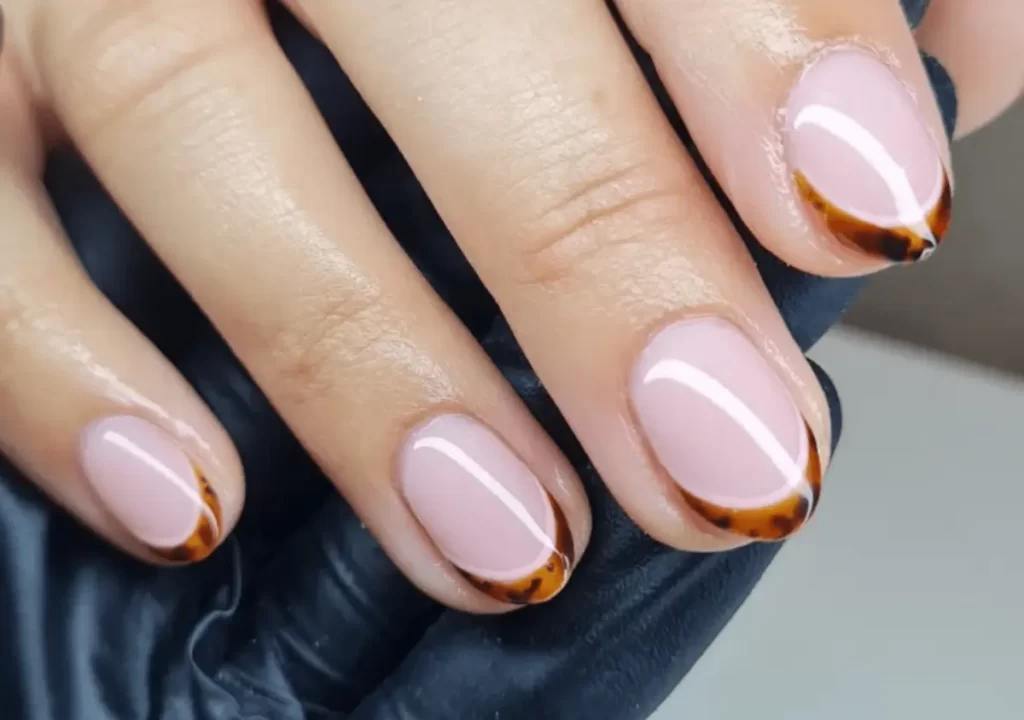 ناخن میکرو فرنچ