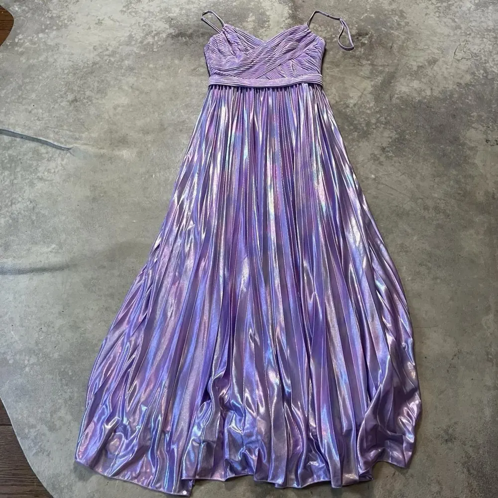 لباس پلیسه متالیک بنفش