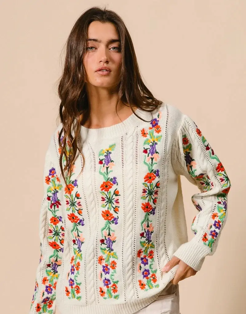 پلیور زنانه گلدوزیشده سفید با گل های رنگارنگ زیاد
