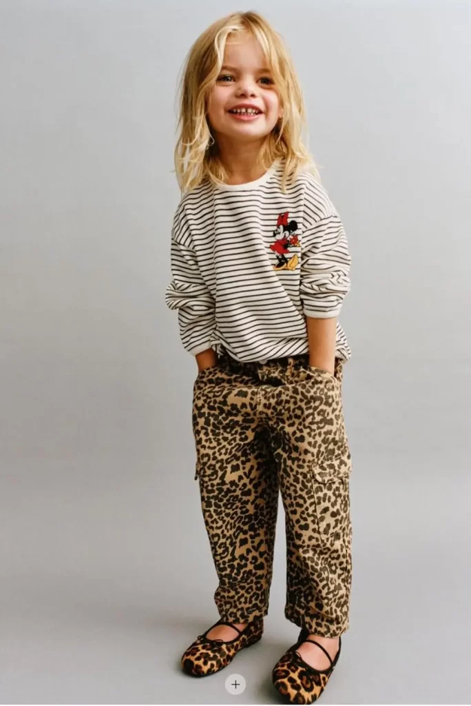 دختر بچه با شلوار پلنگی