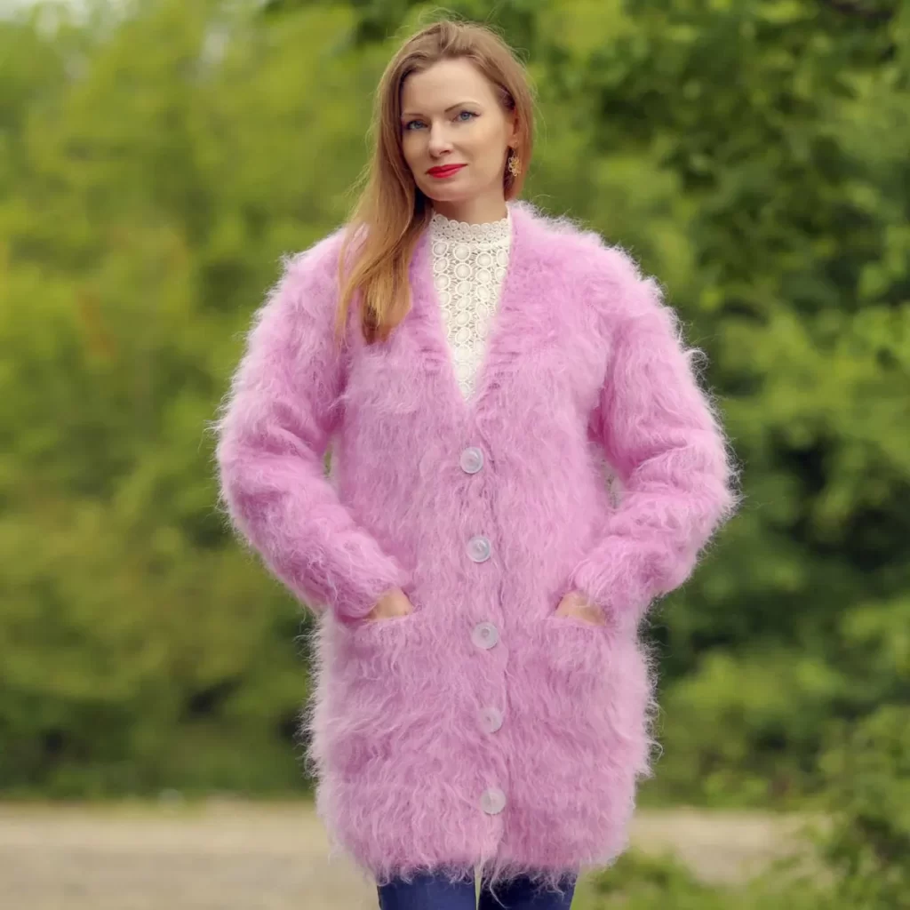 پلیور موهر خزدار زنانه صورتی