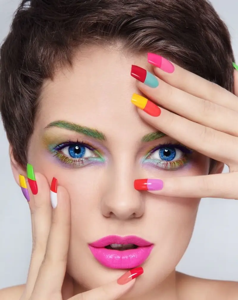 طرح‌های رنگارنگ ناخن