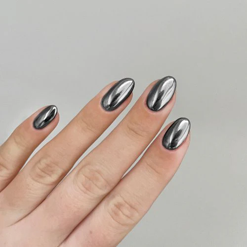 ناخن کروم آیینهای نقره ای