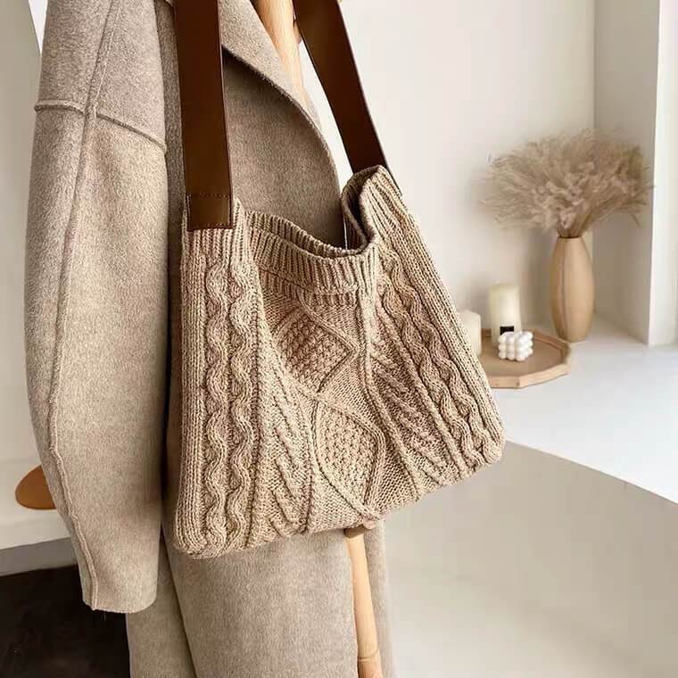 کیف زنانه پشمی کرمی رنگ