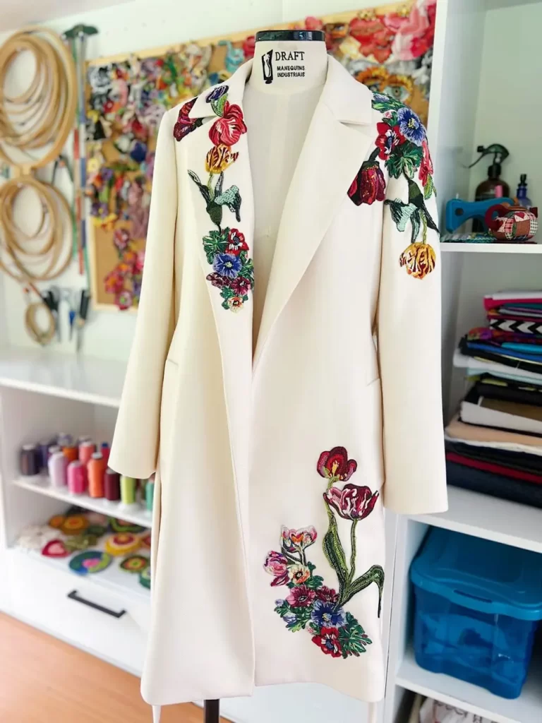 پالتو سوزندوزی سفید