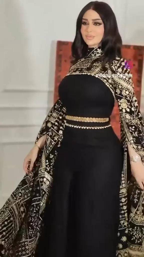 لباس ساری سیاه