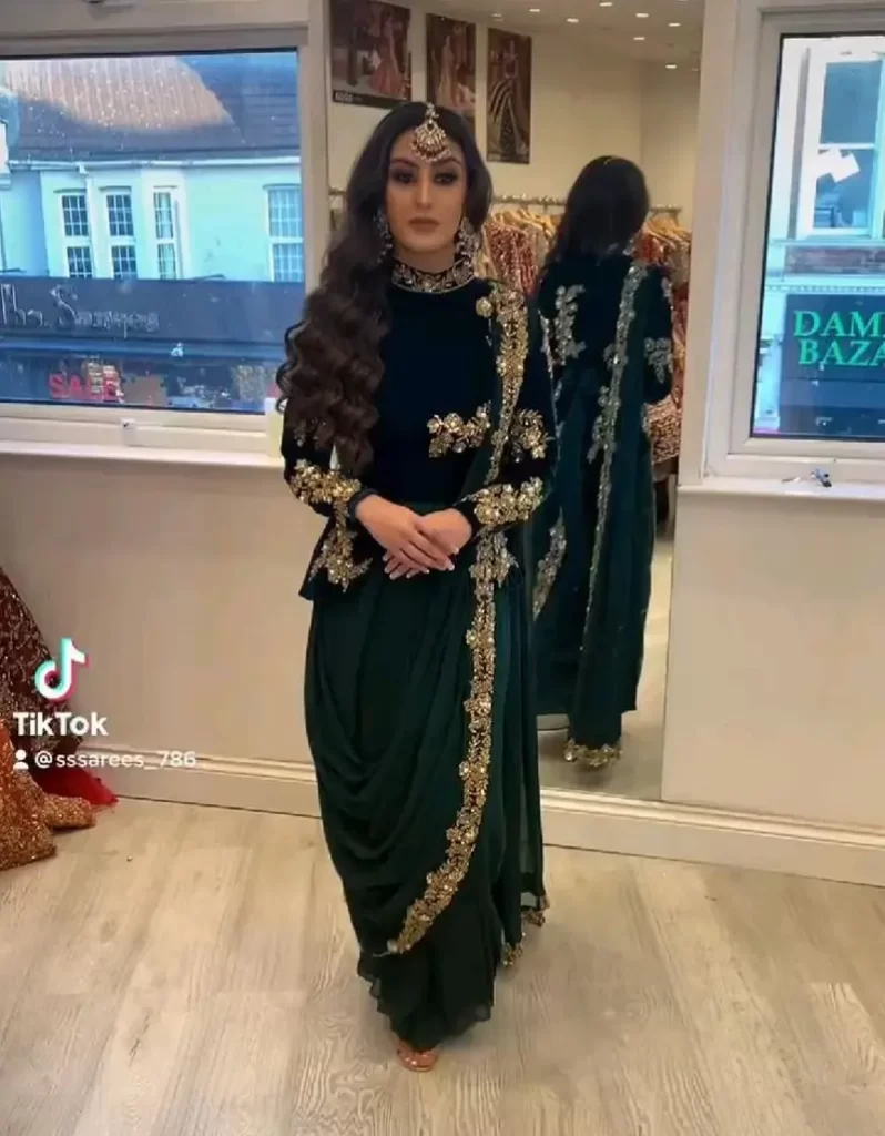 لباس ساری سیاه